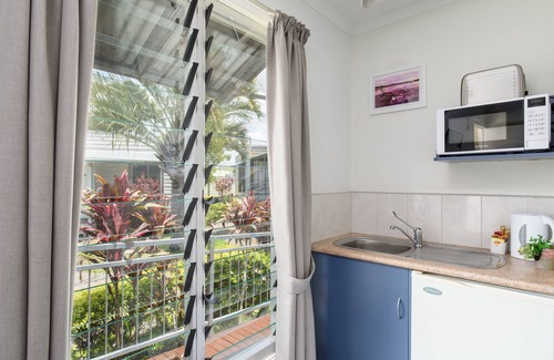 Tin Can Bay Hotel | Tin Can Bay's Sleepy Lagoon Motel
