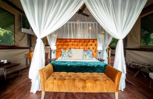 Livingstone Cabin | Tintswalo Siankaba