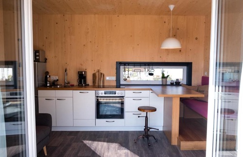 Perwang am Grabensee Apartment | Tiny-House mit großer Terrasse zum Genießen!