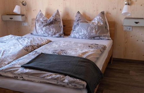 Perwang am Grabensee Apartment | Tiny-House mit großer Terrasse zum Genießen!