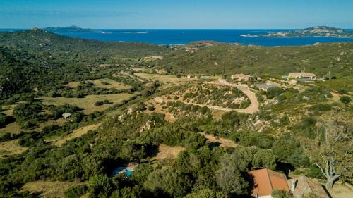 Cannigione House | Tipica Casa Sarda con Piscina Privata e Vista Mare