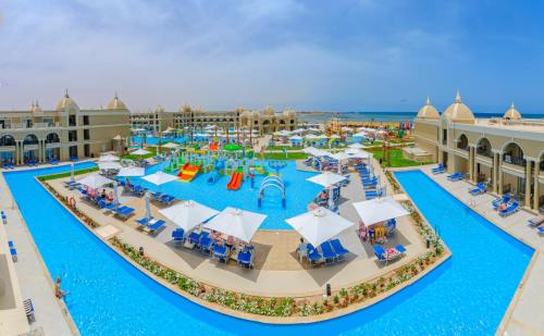Village Road Resort | Titanic Royal-Families and Couples only
