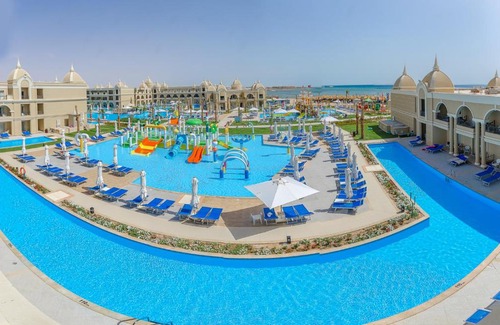 Village Road Resort | Titanic Royal-Families and Couples only