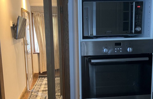 Manor Bed & Breakfast | TJ Homes