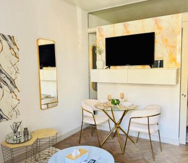 Greater Johannesburg Metropolitan Area Apartment | TKT - One Rosebank