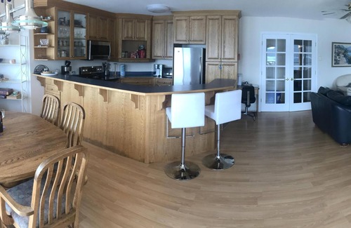 Scotch Creek House | TLC Beachhouse "Suite 1" - Waterfront - Shuswap Vacations and Sledding Accommodation (clone)