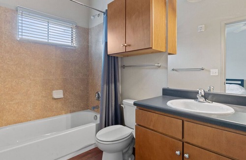 North Loop Apartment | TNC 202 · Austin- 3 Bedroom Spacious Pad!