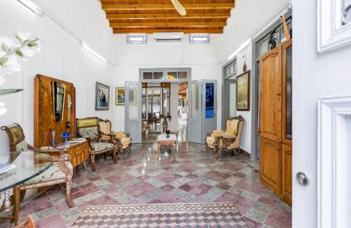 Nicosia House | To Hani - Large Traditional House