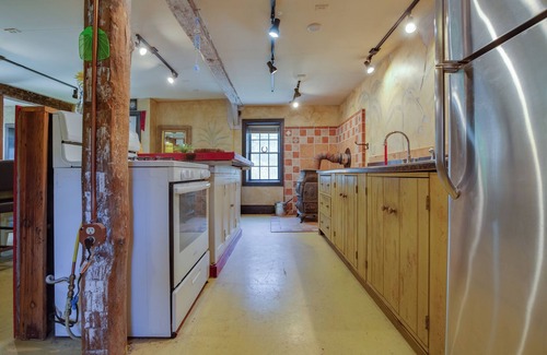 Fly Creek House | Toad Hall Carriage House-quaint family friendly home on a historic estate