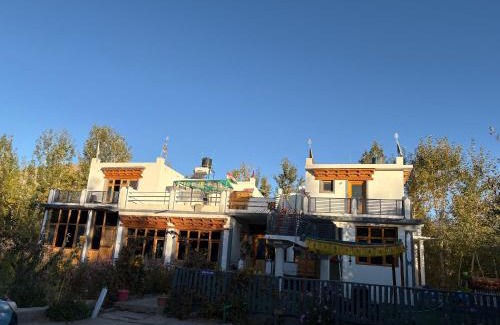 She House | TOKPORINCHEN GUESTHOUSE "homestay"