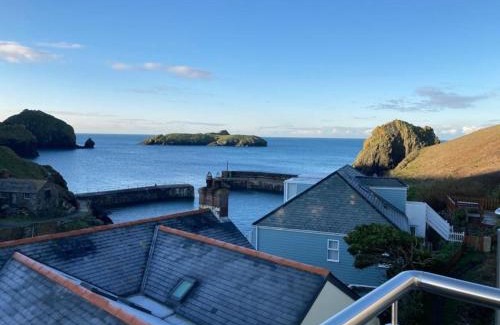 Mullion House | Tol-Dhu. One in a Mullion