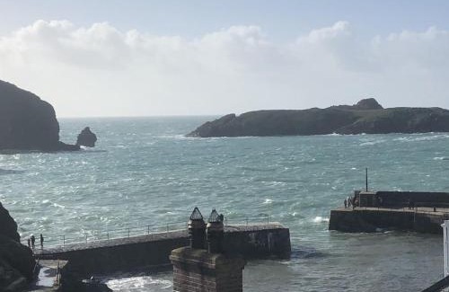Mullion House | Tol-Dhu. One in a Mullion