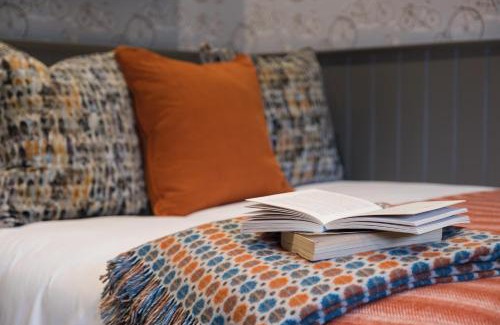 Lancaster Hotel | Toll House Inn