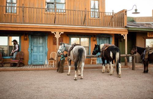 Tombstone Resort | Tombstone Monument Guest Ranch