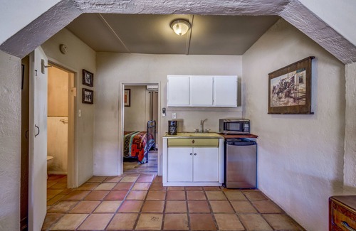 Tombstone Hotel | Tombstone San Jose House