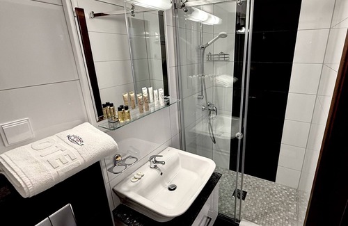 Rozino Hotel | Tomy