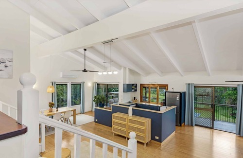 Ocean Shores House | TONGARRA - Ocean views - Lush coastal home