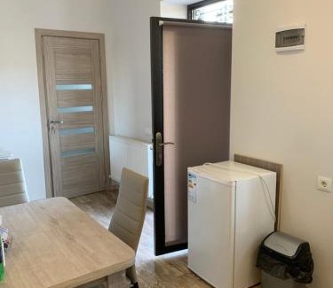 Noyemberyan House | Toon 16