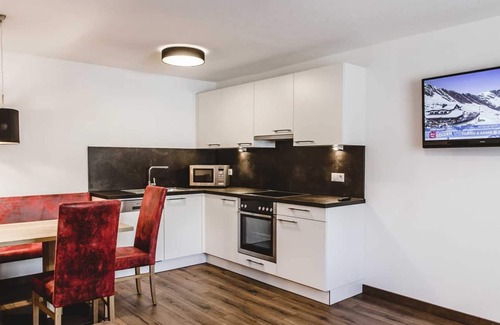 Soelden Apartment | Top 4 - Apartment Right on the Slopes With Free Wifi and top Modern Furnishings - A Casa Juwel Sölden, ski in & ski out