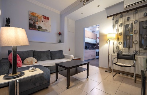 Nea Ionia Apartment | Top-Floor Apt with Private Patio- Nea Ionia by ΜΡS