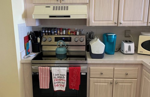 Isla del Sol Condo | Top Floor Condo with beautiful bay views!