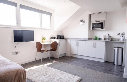 Southport Apartment | Top Floor Studio apartment Sleeps 2