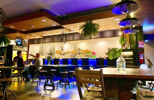 Kram Apartment | Top Floor Gorgeous Sunset View - Mae Phim Beachfront Condo