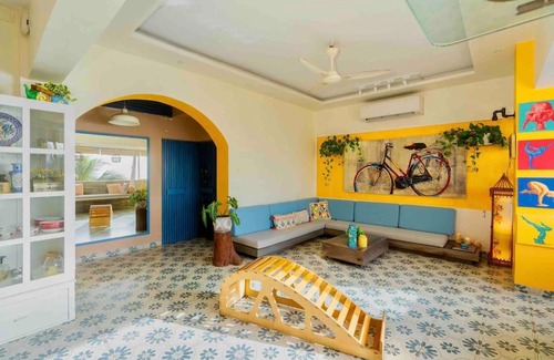 Bandra West Apartment | Top-Floor Oceanfront Designer Condo In Bandra