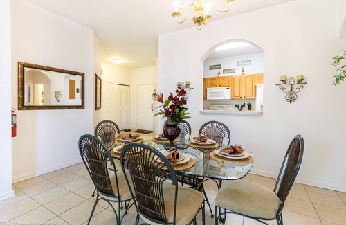 Windsor Hills Condo | Top floor on Disney's doorstep - Great location