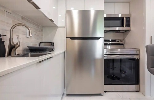 South Pointe Condo | TOP FLOOR 'PENTHOUSE' 2BED/2BATH
