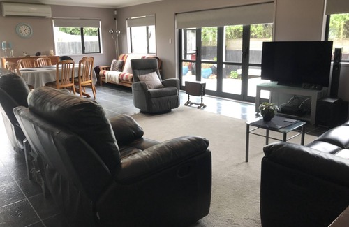 Whakatane House | Top Spot.