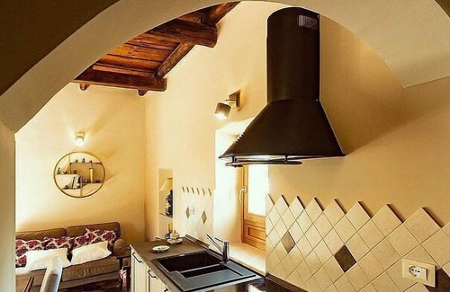 Civita Castellana House | Torre Laerzia: A characteristic and welcoming three-story ancient watch tower located in a historical archaeological site, with Free WI-FI.