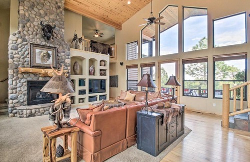 Torreon House | Torreon Crows Nest Mountain Home with Views!