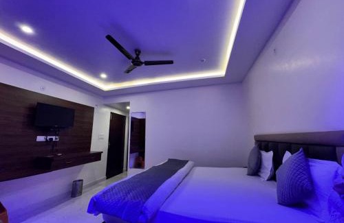 Lansdowne Hotel | Tourist pure veg Hotel And Restaurant