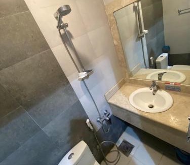 Al Aziziyah Apartment | Tow bedrooms & a hall 206 شقة غرفتين وصالة