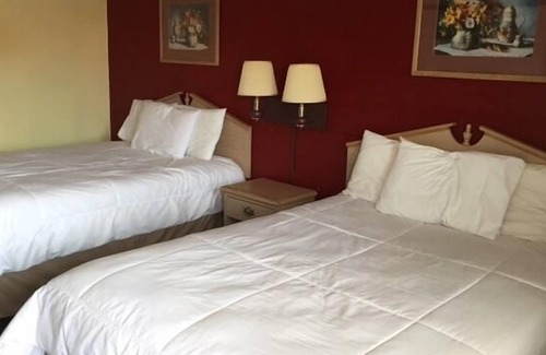 Elmwood Area Hotel | Tower Motel