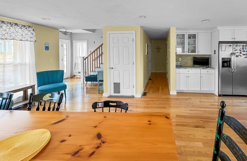 Sandwich House | Town Neck Beachside Hideaway