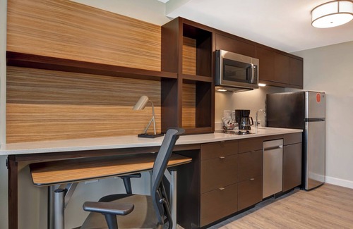 Panama City Beach Hotel | TownePlace Suites by Marriott Panama City Beach Pier Park
