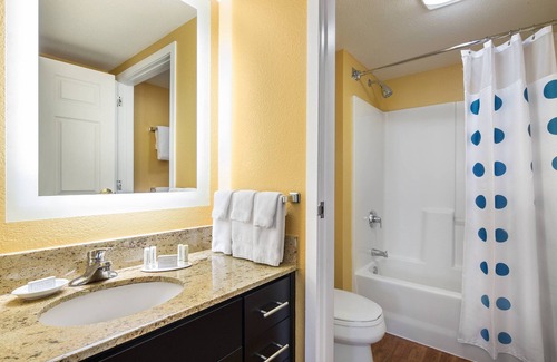 Hawthorne Hotel | TownePlace Suites Los Angeles LAX/Manhattan Beach