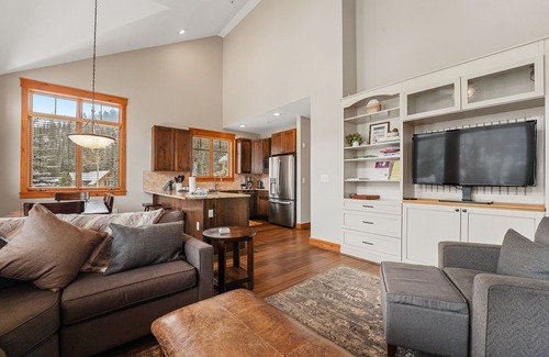 Keystone House | Townhome with Stunning Mountain Views from Private Deck, Shuttle Stop Nearby!