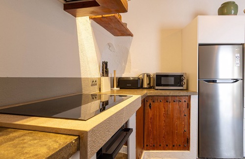 Pollensa Ski Chalet | Townhouse Albuqassim by Home villas 360