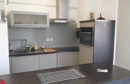 Bourg-Saint-Andeol Apartment | Très bel appartement dans résidence calme