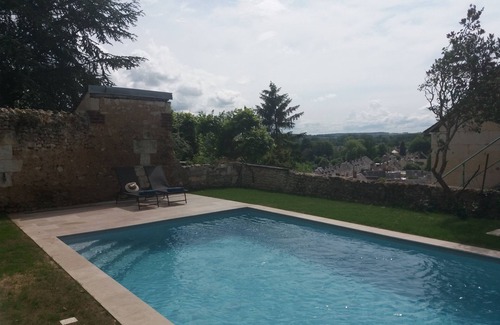 Ponce sur Le Loir House | Très Jolie Maison Ancienne, Très Confortable, Dominant la Vallée du Loir