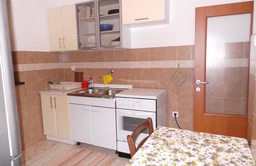 Kraljevica Apartment | Traditional apartment in Kraljevica with balcony