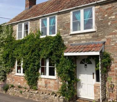 Stanton Drew House | Traditional Country Cottage