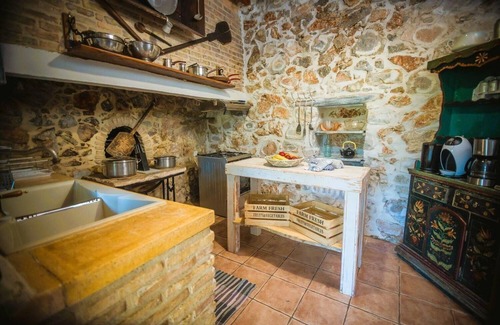 Goni House | Traditional holiday villa "Askyfou" with pool