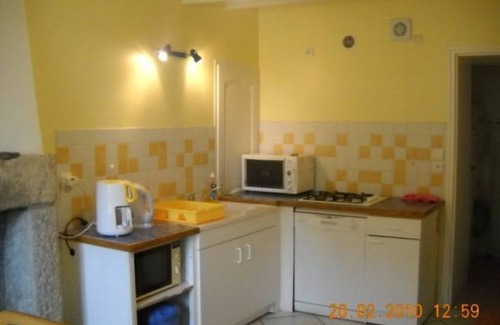 Eculleville Cottage | Traditional House in La Hague with Wi-Fi and Authentic Charm