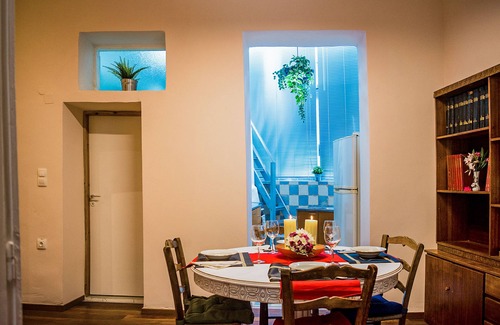 Halepa House | Traditional maisonette, luxurious renovated. Near beach & city center.