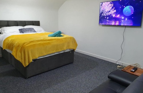 Wem Apartment | Traditional with Views