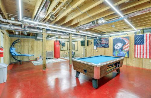 Damascus House | Tranquil Mountain Getaway in Troutdale Game Room!